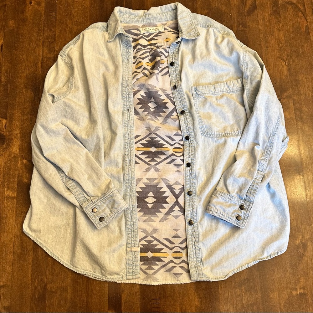 We The Free Echo Rock Chambray Buttondown Shirt Size Small Western Farm Aztec
